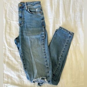 Forever 21 skinny ripped jeans